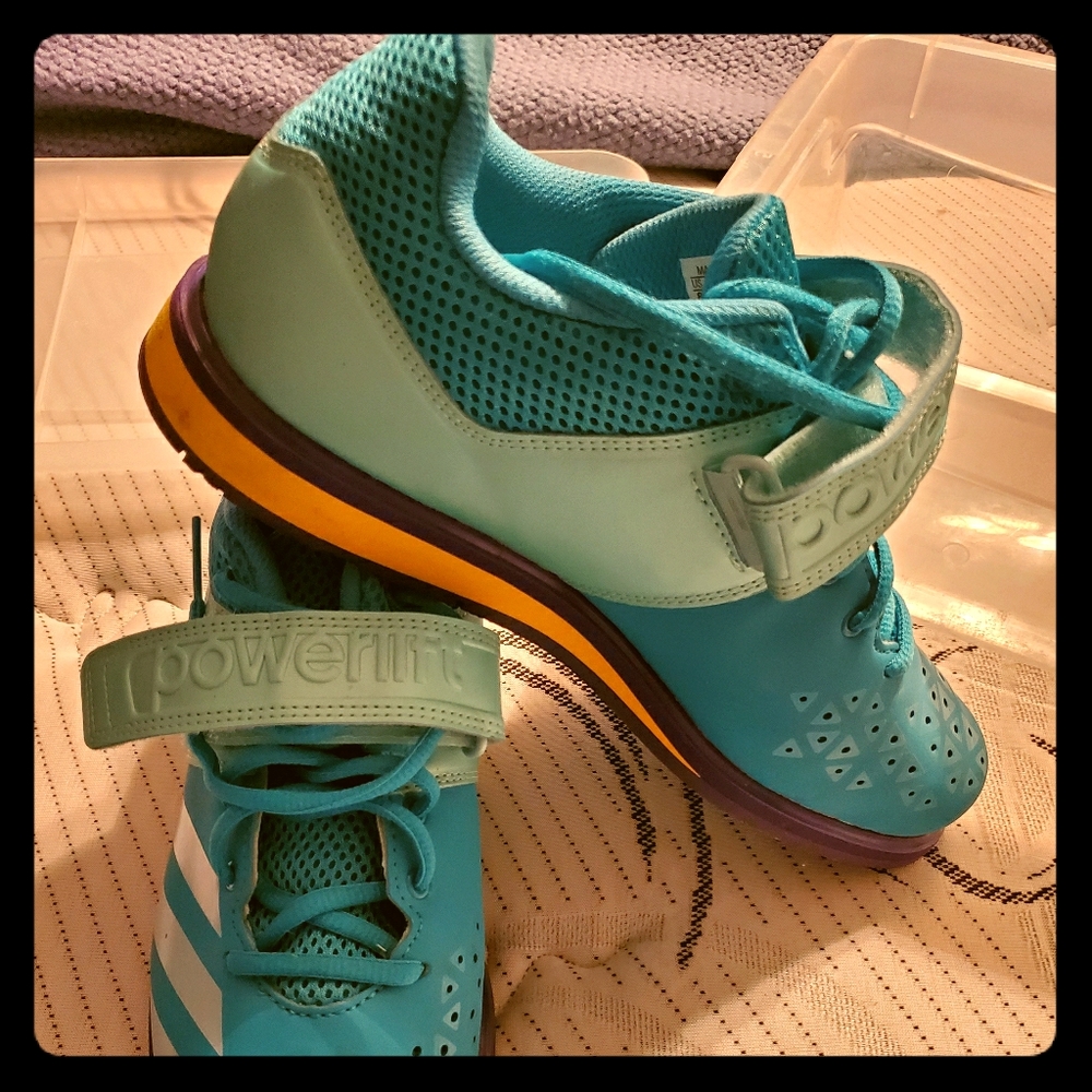 Adidas powerlift shoes